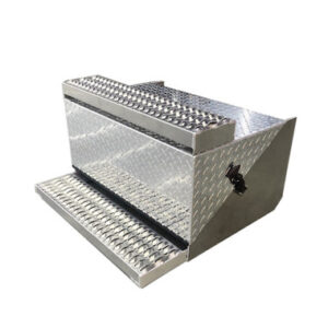 190785 peterbilt 379 388 389 aluminum diamond plate battery box 84208.1726771200.380.380.jpg